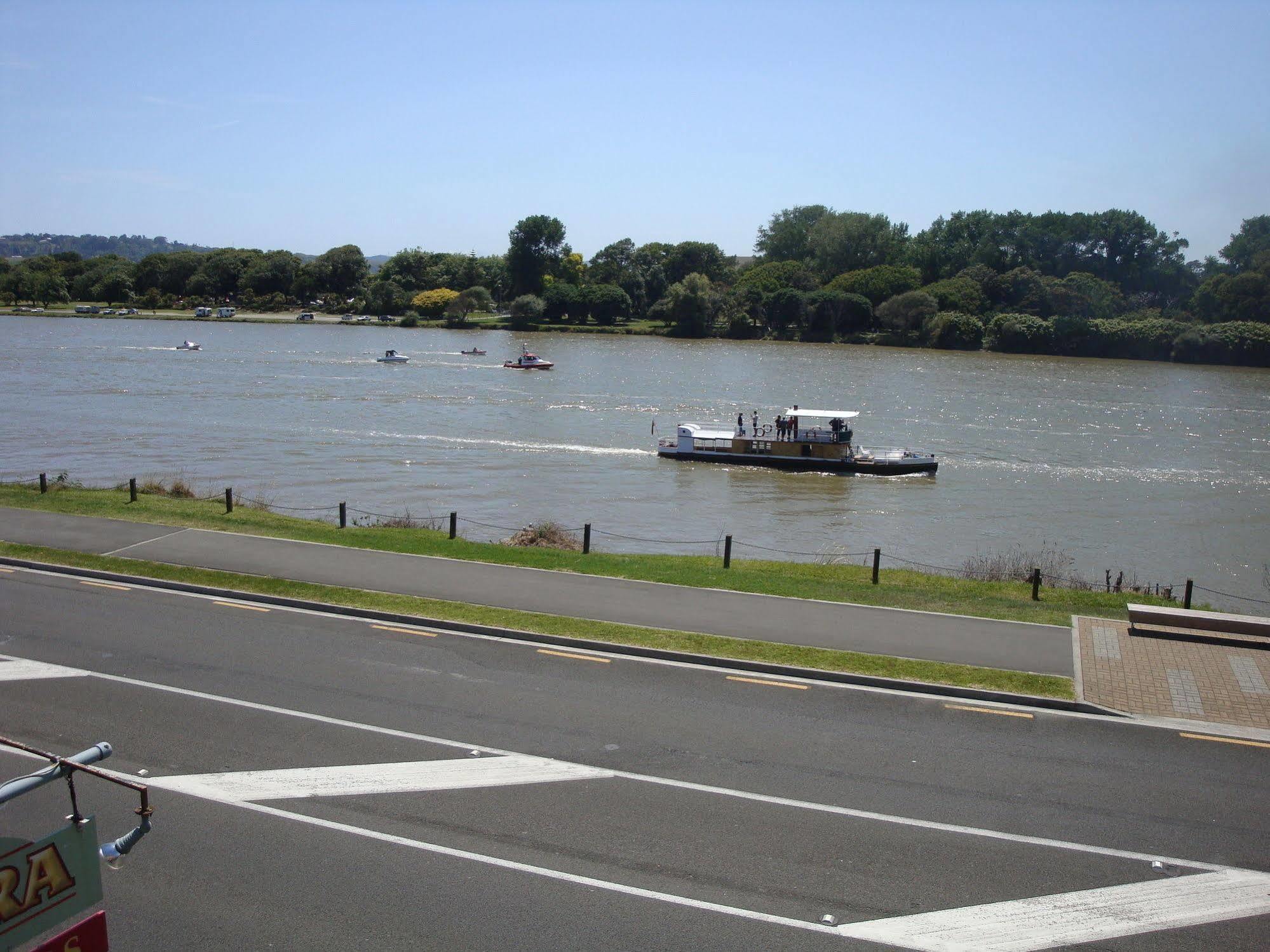 Tamara Riverside Lodge Whanganui Exterior foto