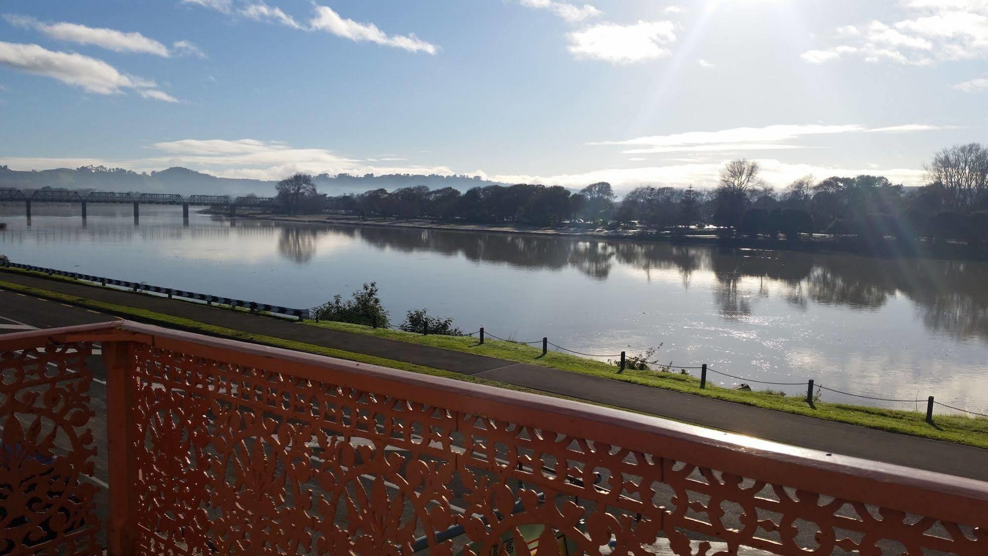 Tamara Riverside Lodge Whanganui Exterior foto